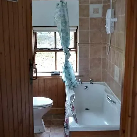 Bed and Breakfast Glenedagh Oughter 3*